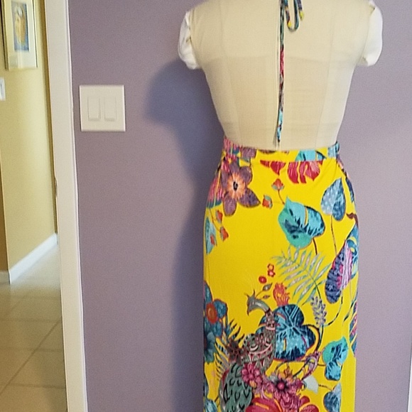 Gorgeous high slit Maxi dress. LAST ONE! - Picture 6 of 8